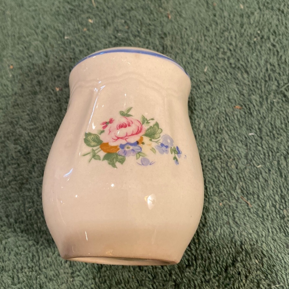 Ceramic Shaker